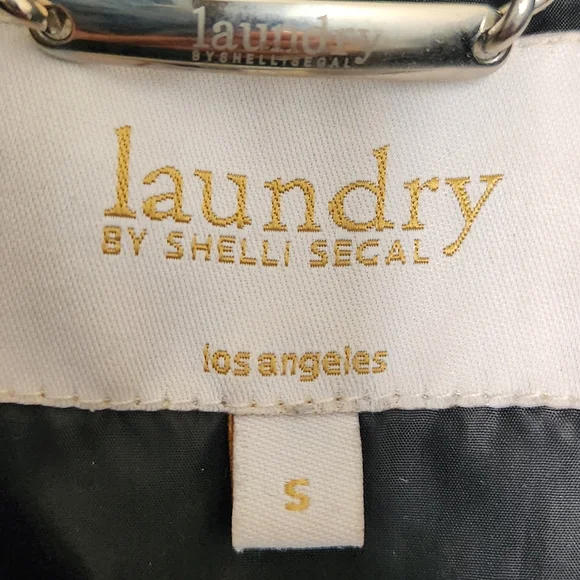 Women's Black Quilted Jacket - Picture 4 of 6